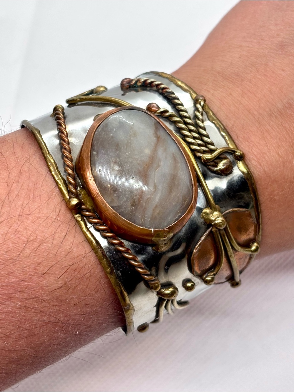 Unique Artisan Modernist Brutalist Mixed Metal & Agate Cuff Bracelet - Picture 6 of 6